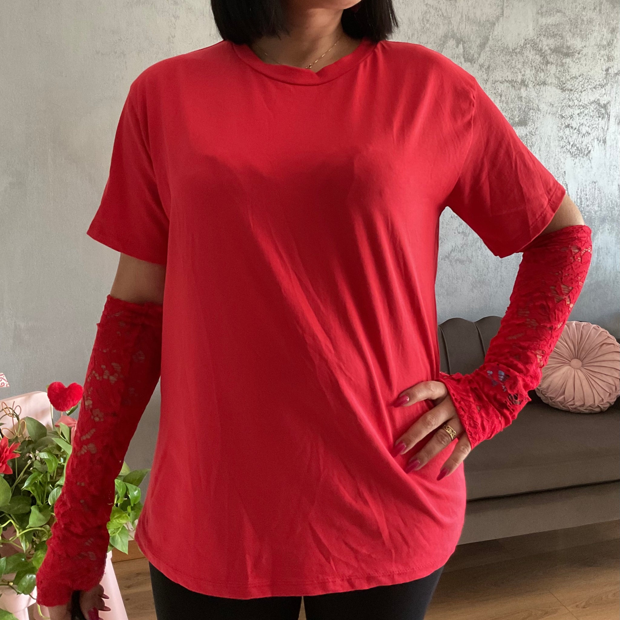 T-shirt con manicotti in pizzo